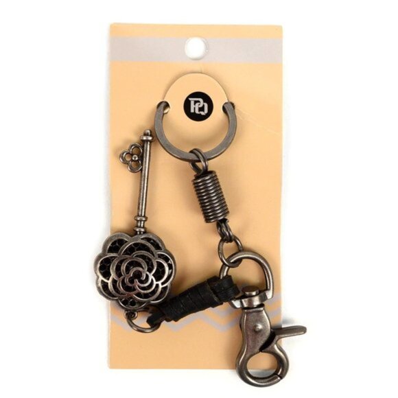 Metal Flower Skeleton Keychain - Picture 4 of 4
